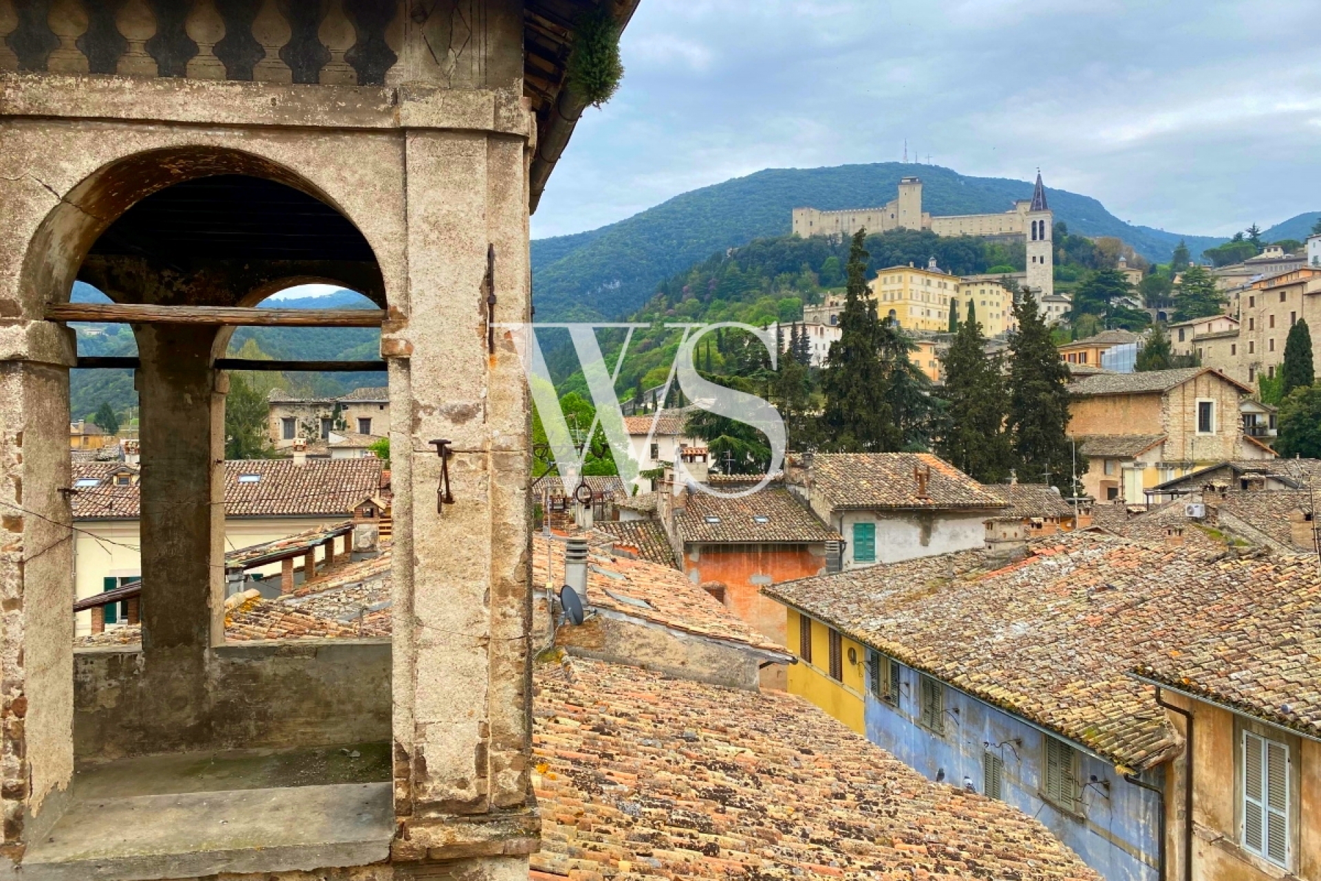 panoramica casa vendita spoleto con altana